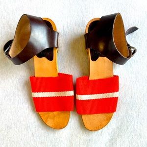 A Detacher block strap sandals